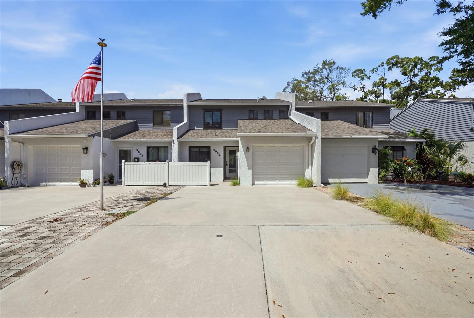 Photo of 5824 IDLE FOREST PLACE TAMPA FL 33614