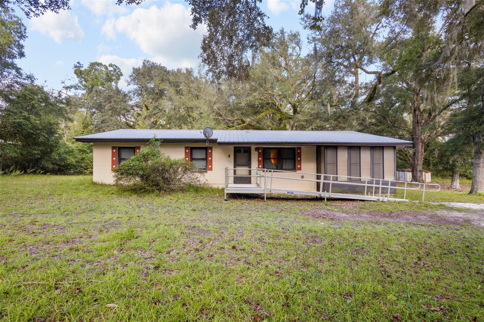 Photo of 445 NE 649TH STREET OLD TOWN FL 32680