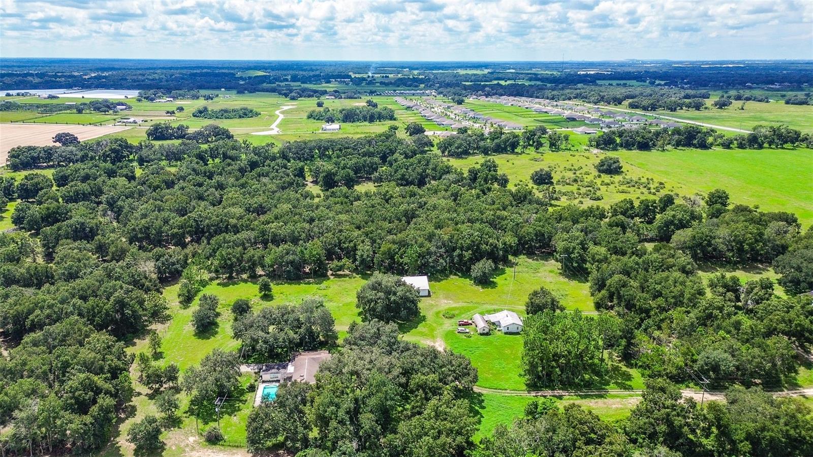 Photo of 11327 CARTER GROVE LANE THONOTOSASSA FL 33592