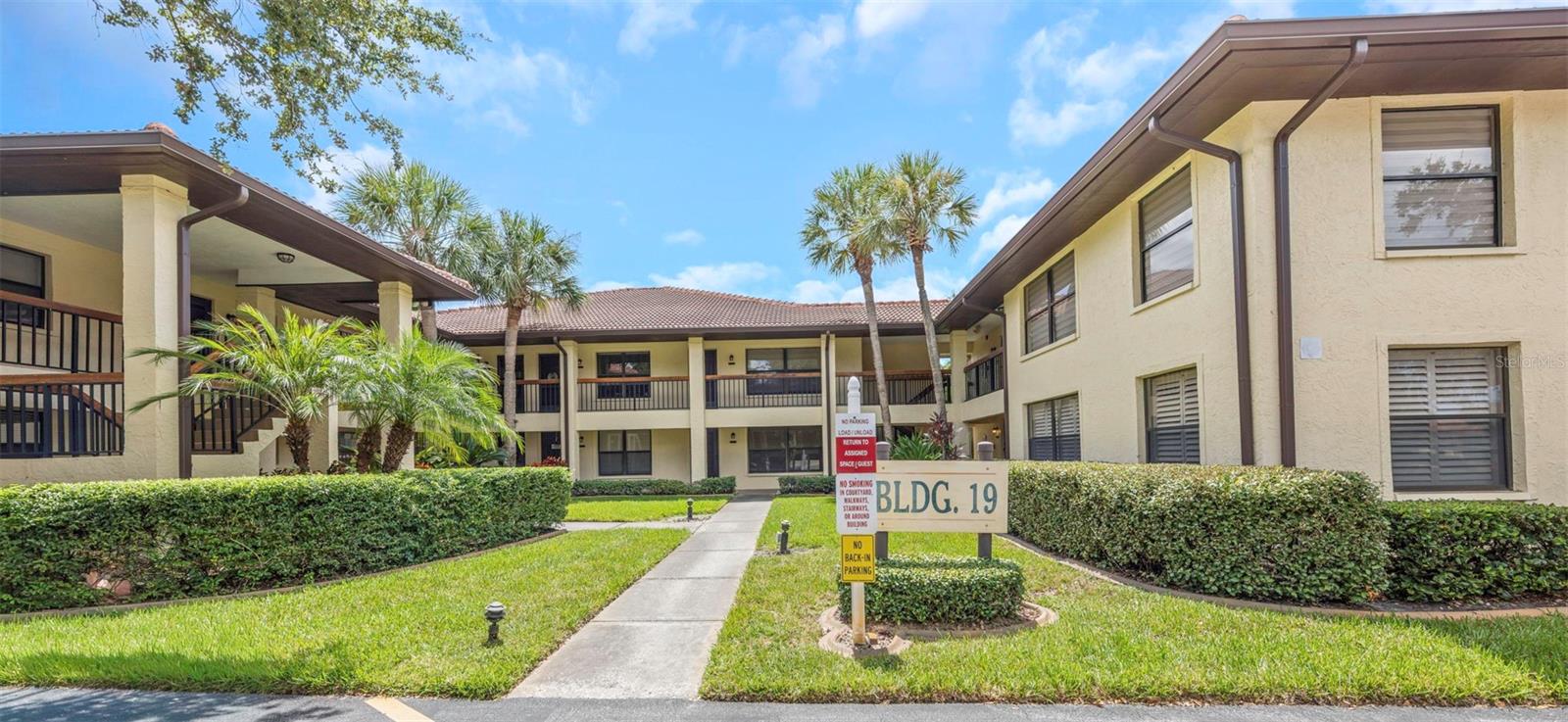 Photo of 1906 HAMMOCK PINE BOULEVARD #1906 CLEARWATER FL 33761