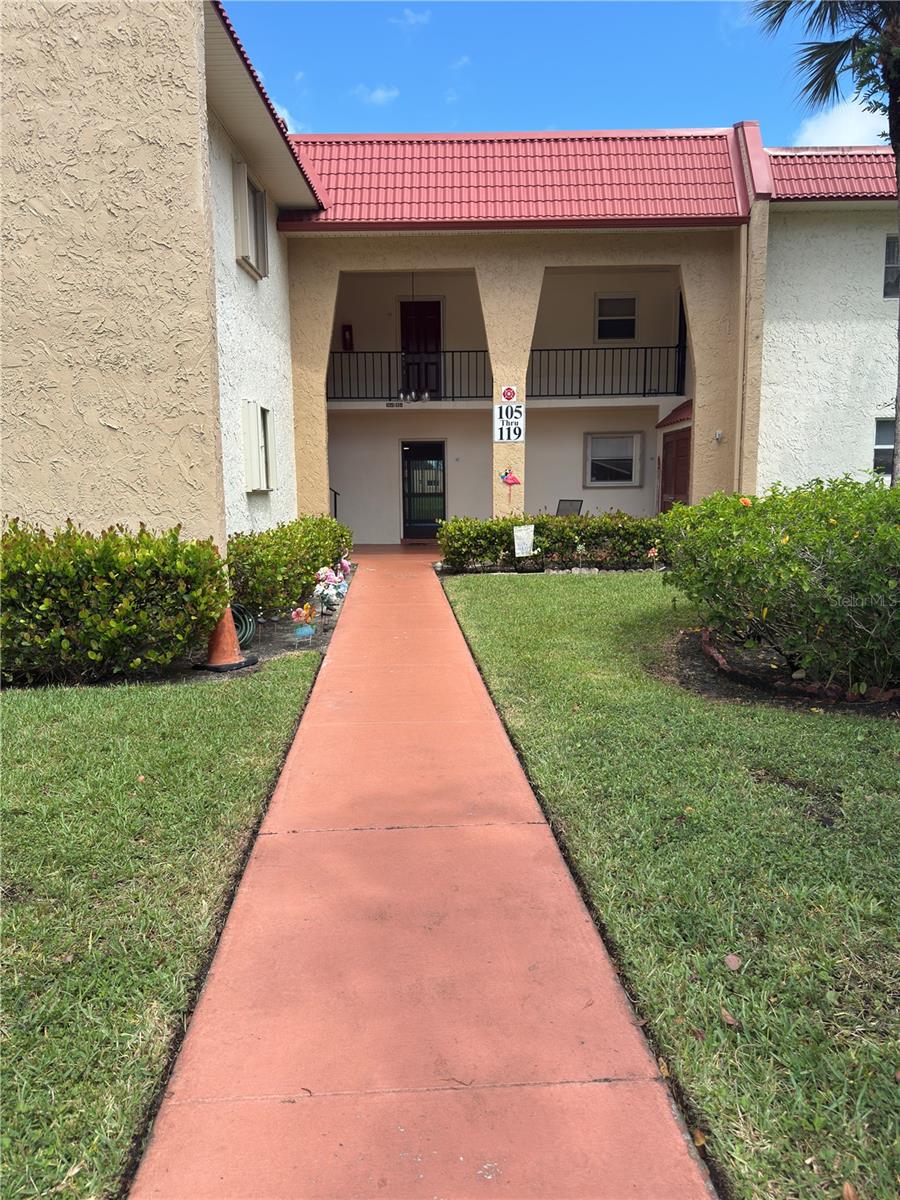 Photo of 107 LAKE EVELYN DRIVE #107 WEST PALM BEACH FL 33411