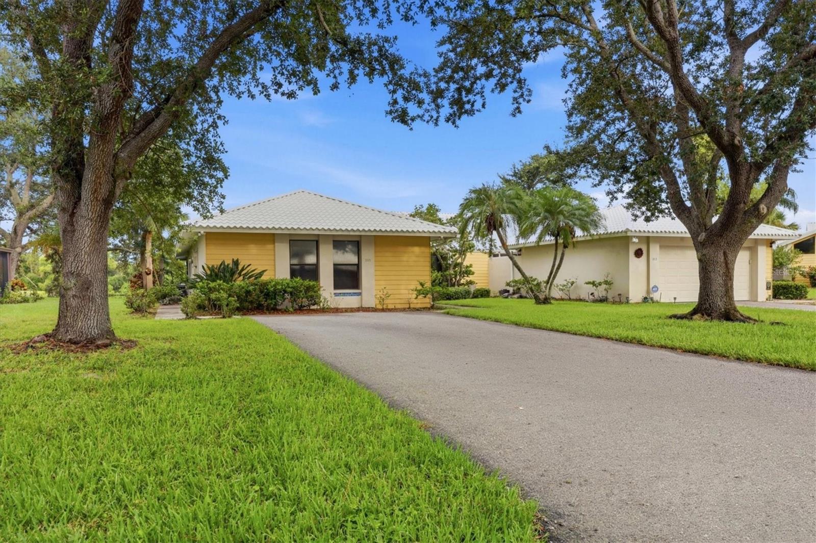 Photo of 311 PEMBROKE LANE #196 VENICE FL 34293