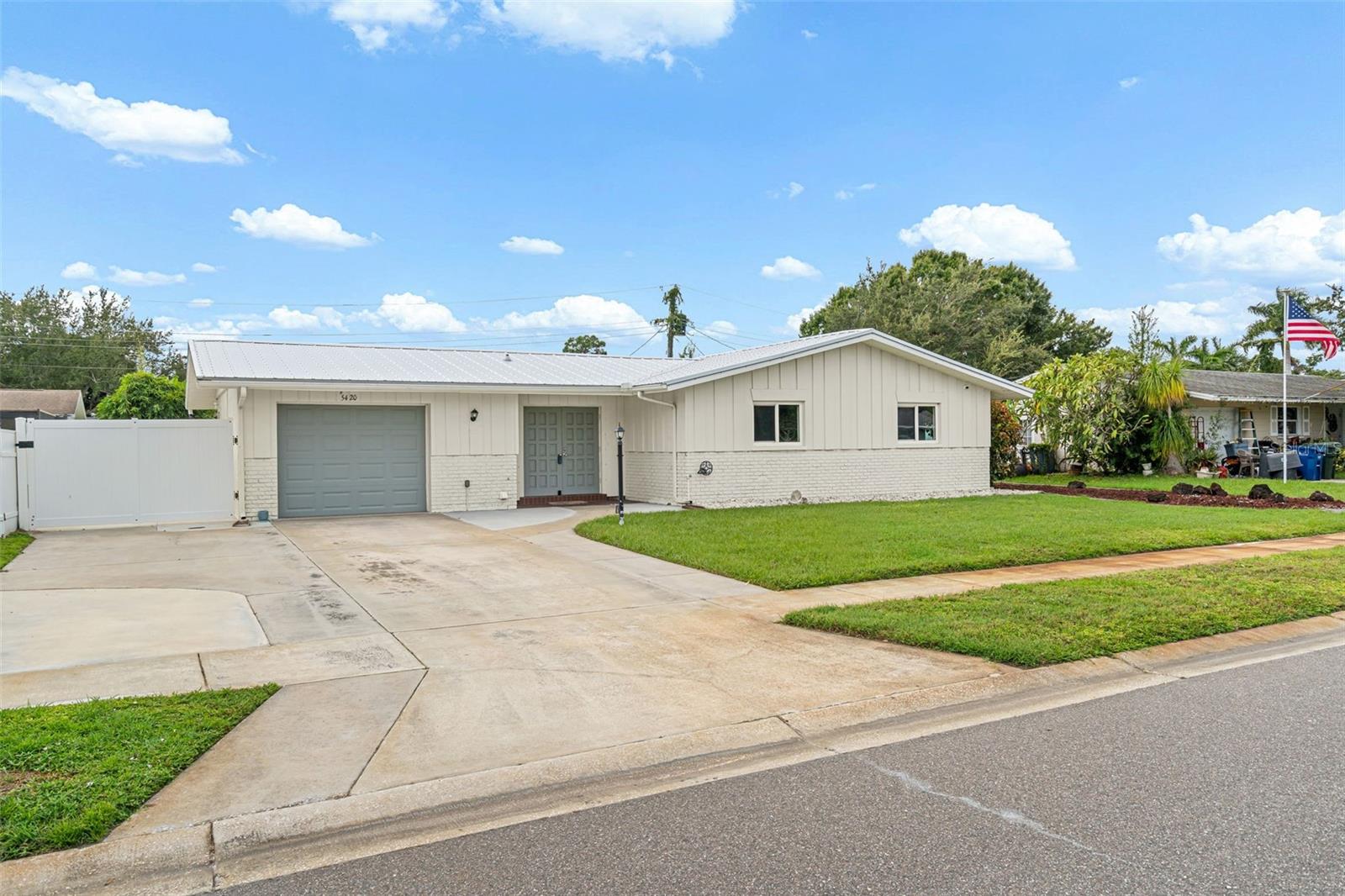 Photo of 5420 STARWOOD PLACE SARASOTA FL 34232