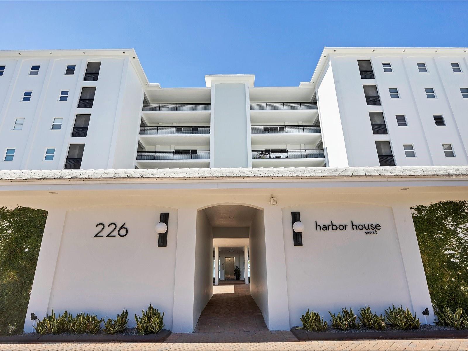Photo of 226 GOLDEN GATE POINT #44 SARASOTA FL 34236