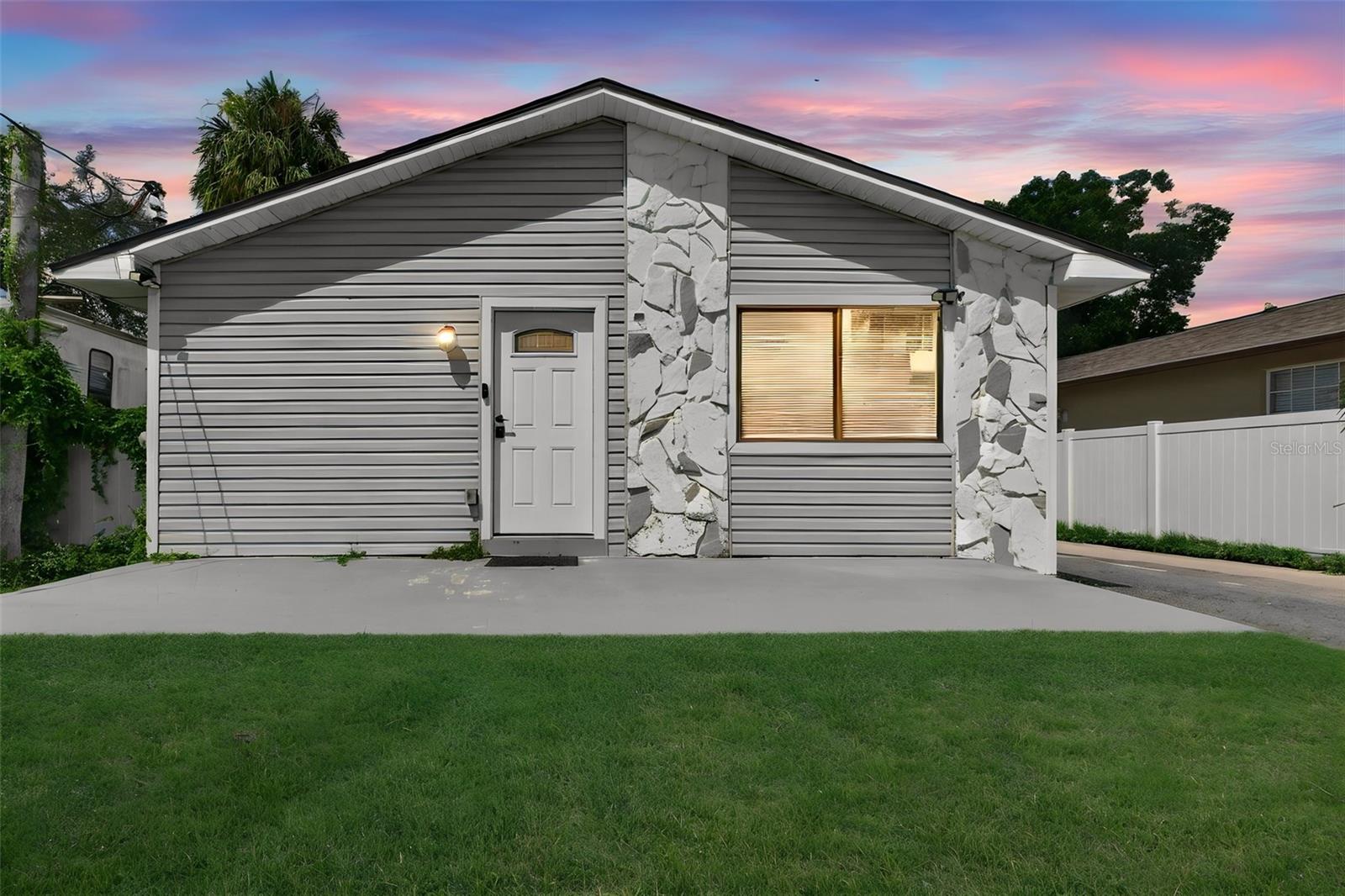 Photo of 8114 N EDISON AVENUE TAMPA FL 33604