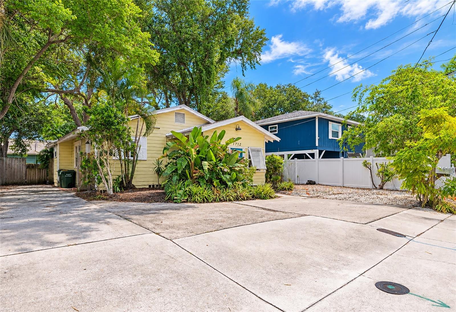 Photo of 1712 SIESTA DRIVE SARASOTA FL 34239