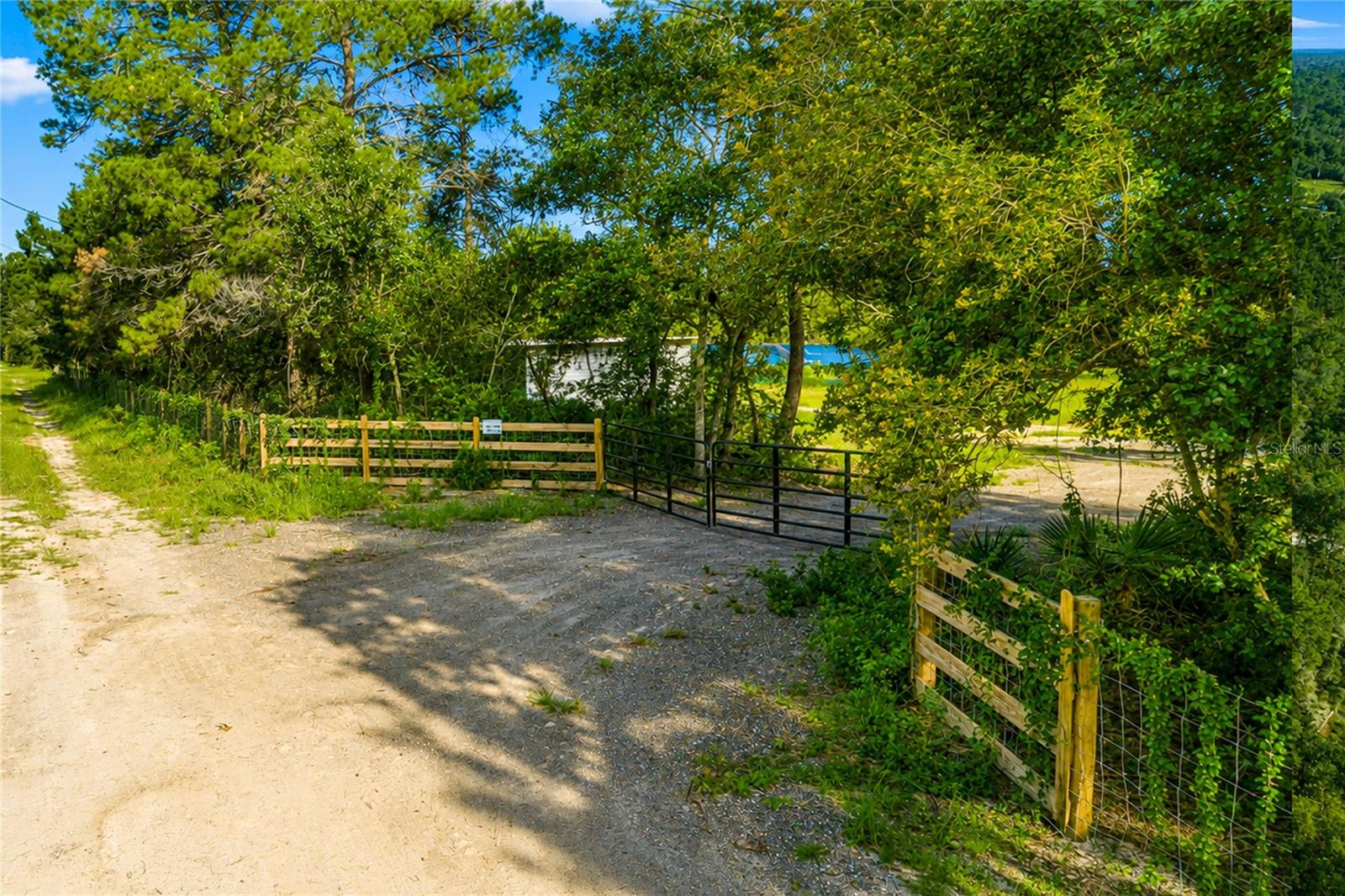 Photo of 43401 COOTER POND ROAD DELAND FL 32720