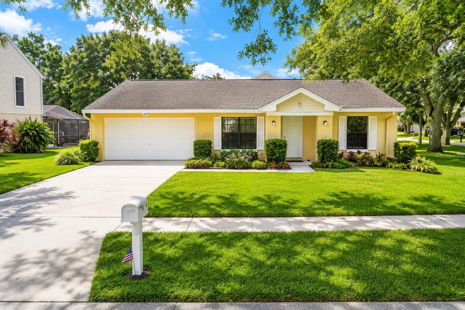 Photo of 16132 COUNTRY CROSSING DRIVE TAMPA FL 33624