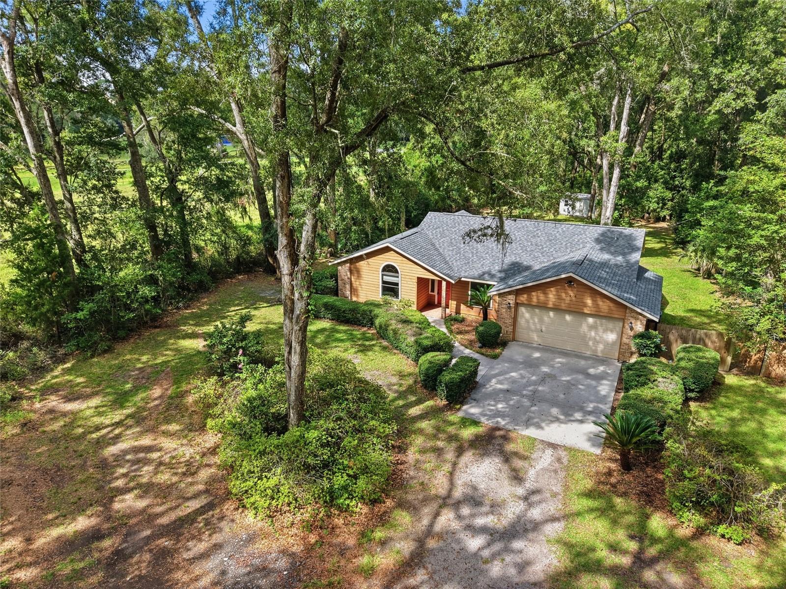 Photo of 17026 SOUTHSIDE COURT HIGH SPRINGS FL 32643