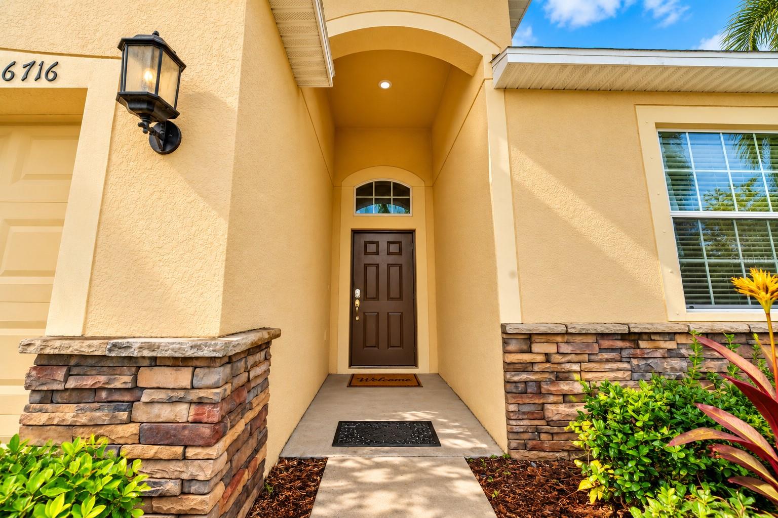 Photo of 16716 MYRTLE SAND DRIVE WIMAUMA FL 33598