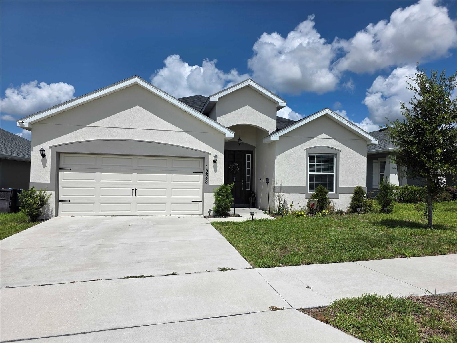 Photo of 1223 MOUNTAIN FLOWER LANE DAVENPORT FL 33837