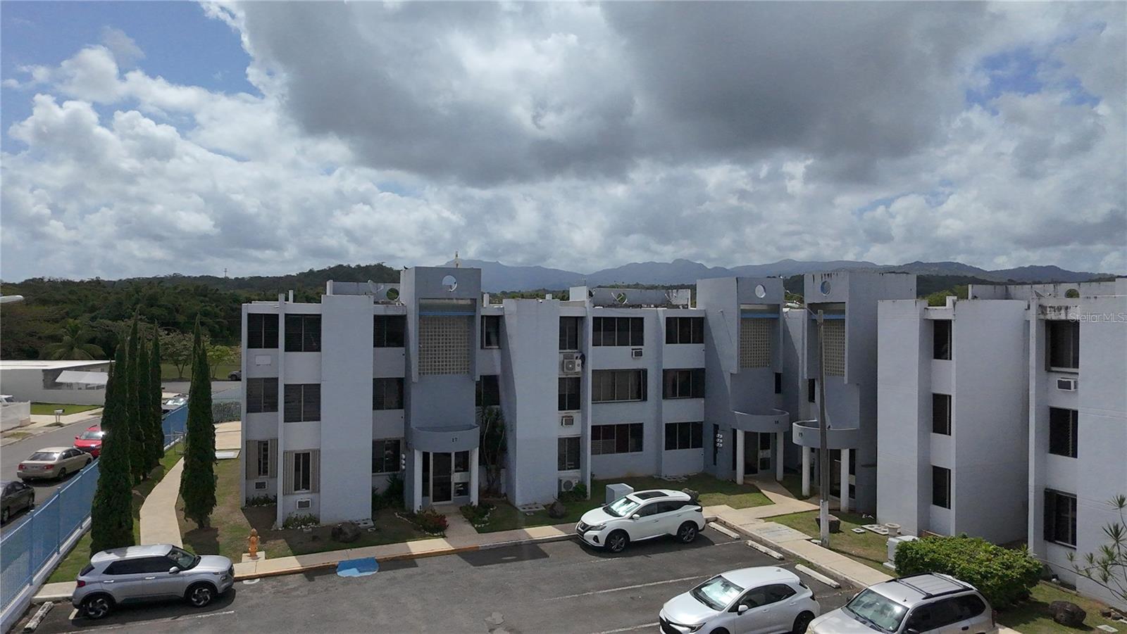Photo of COND PLAZA DEL ESTE #18 CANOVANAS PR 00729
