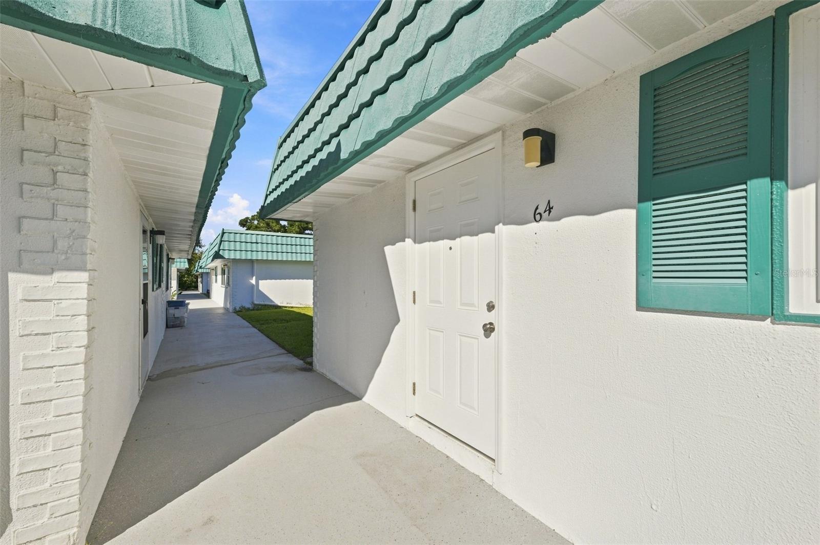 Photo of 205 KINGS BOULEVARD #64 SUN CITY CENTER FL 33573