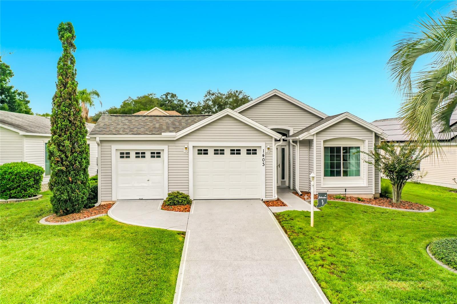 Photo of 1403 W SCHWARTZ BOULEVARD LADY LAKE FL 32159