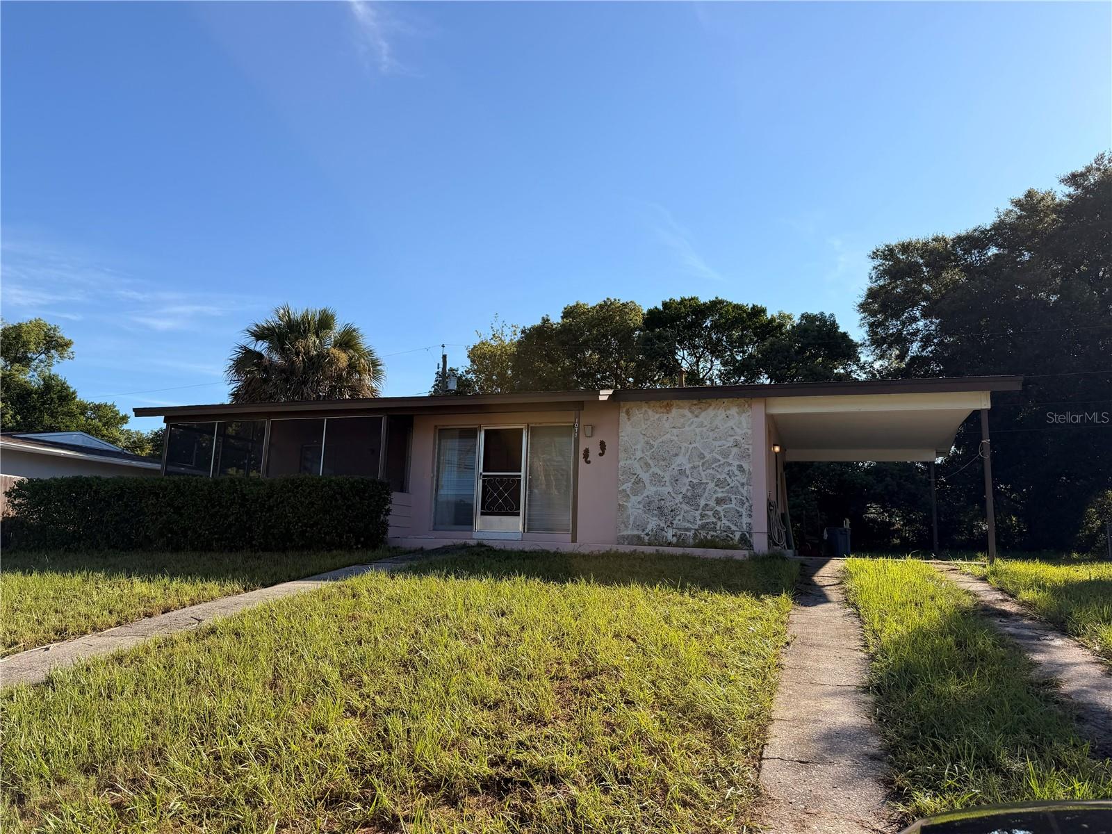 Photo of 1077 WHITEWOOD DRIVE DELTONA FL 32725