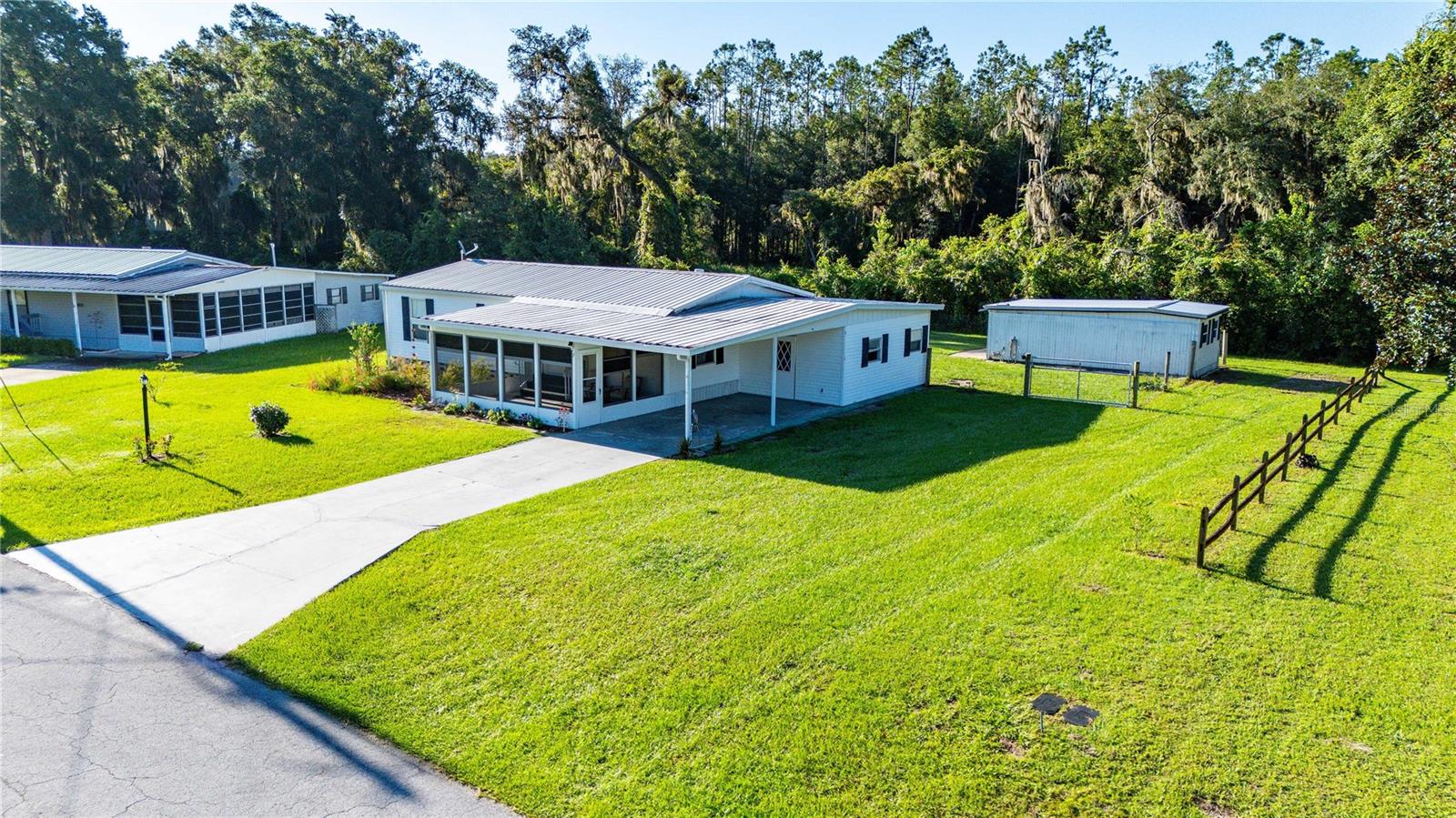Photo of 2341 SE 102ND LANE WEBSTER FL 33597