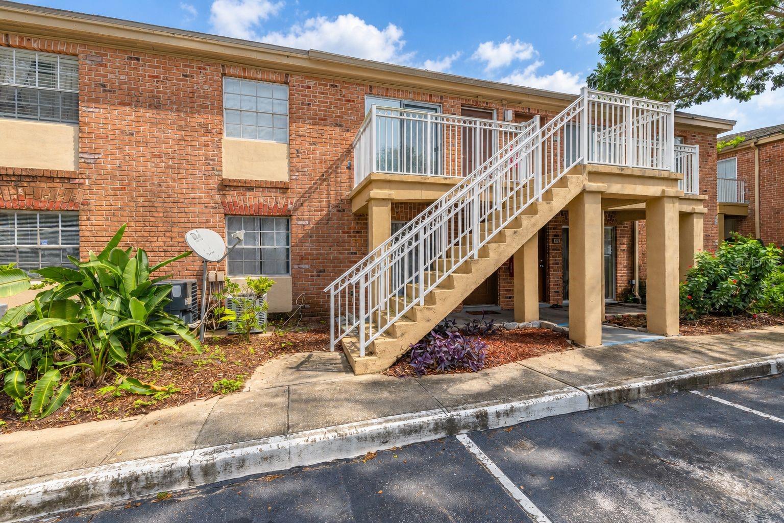 Photo of 484 BANYON TREE CIRCLE #100 MAITLAND FL 32751