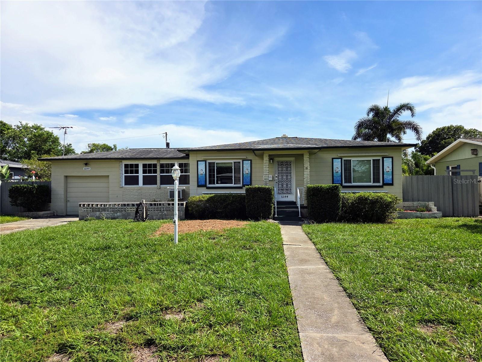 Photo of 6044 BURLINGTON AVENUE ST PETERSBURG FL 33710