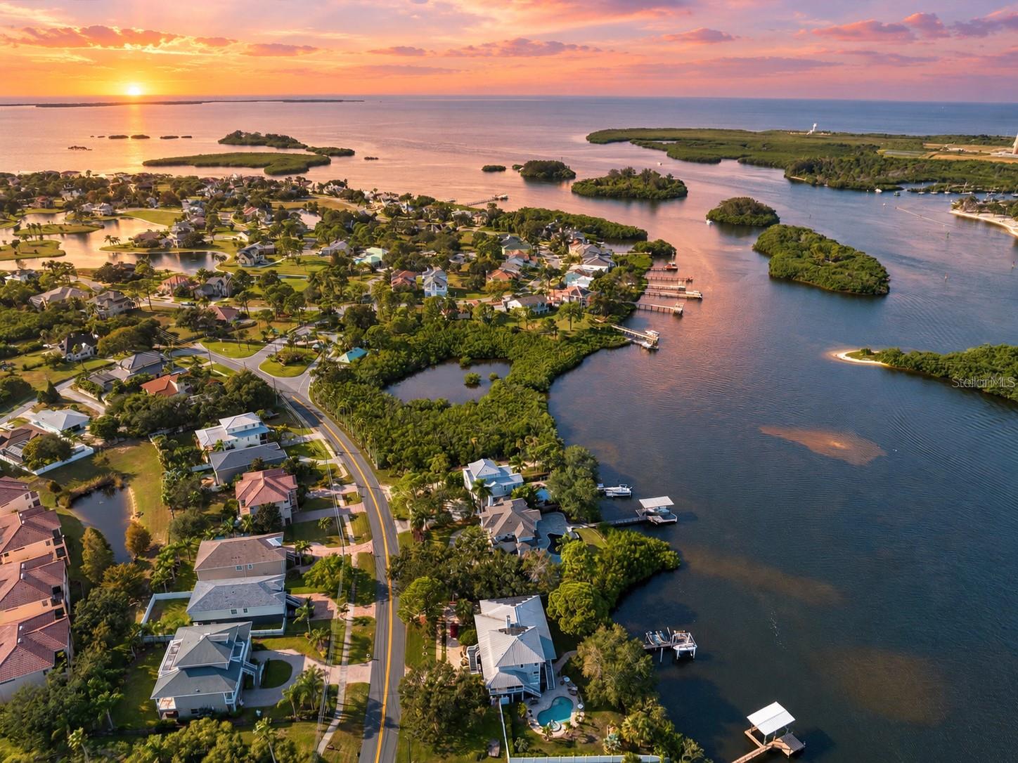 Photo of 1538 RIVERSIDE DRIVE TARPON SPRINGS FL 34689
