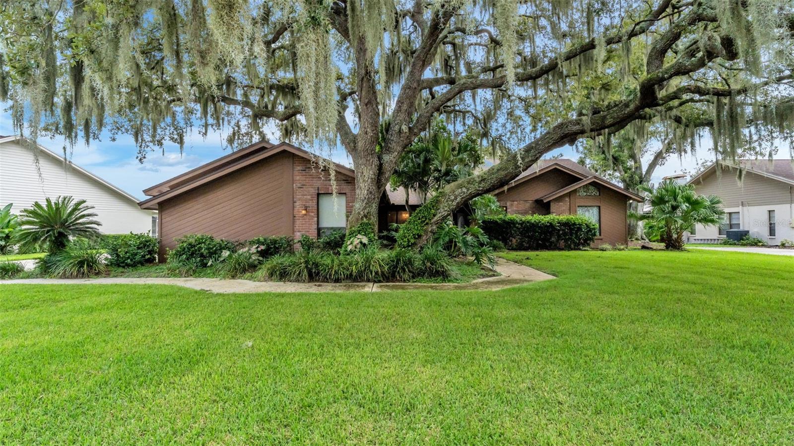 Photo of 2871 HAMMOCK DRIVE PLANT CITY FL 33566
