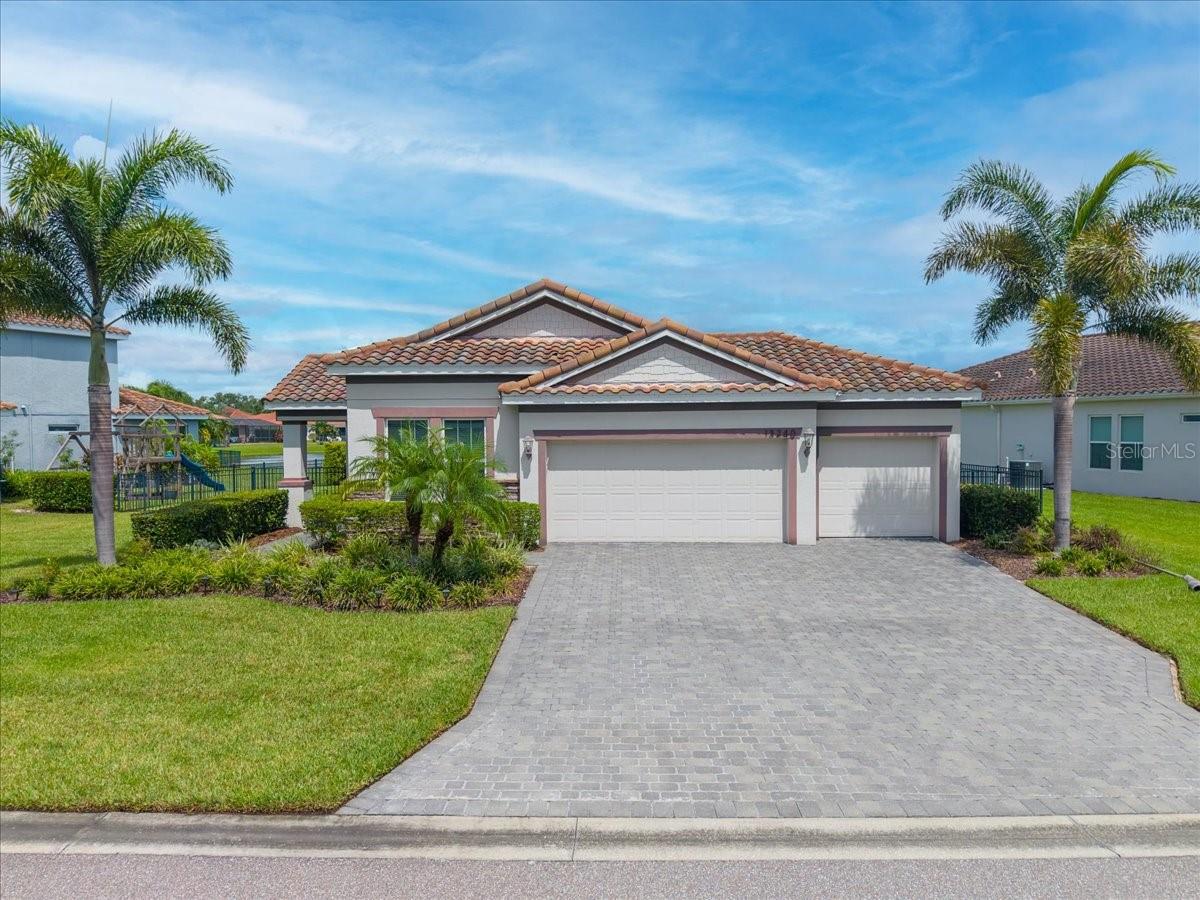 Photo of 13240 SAW PALM CRK BRADENTON FL 34211