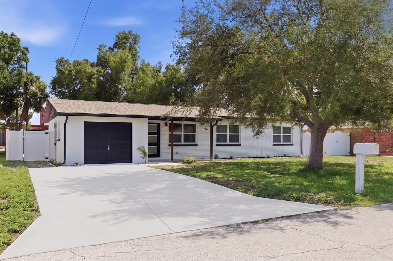 Photo of 4420 W BAY COURT AVENUE TAMPA FL 33611