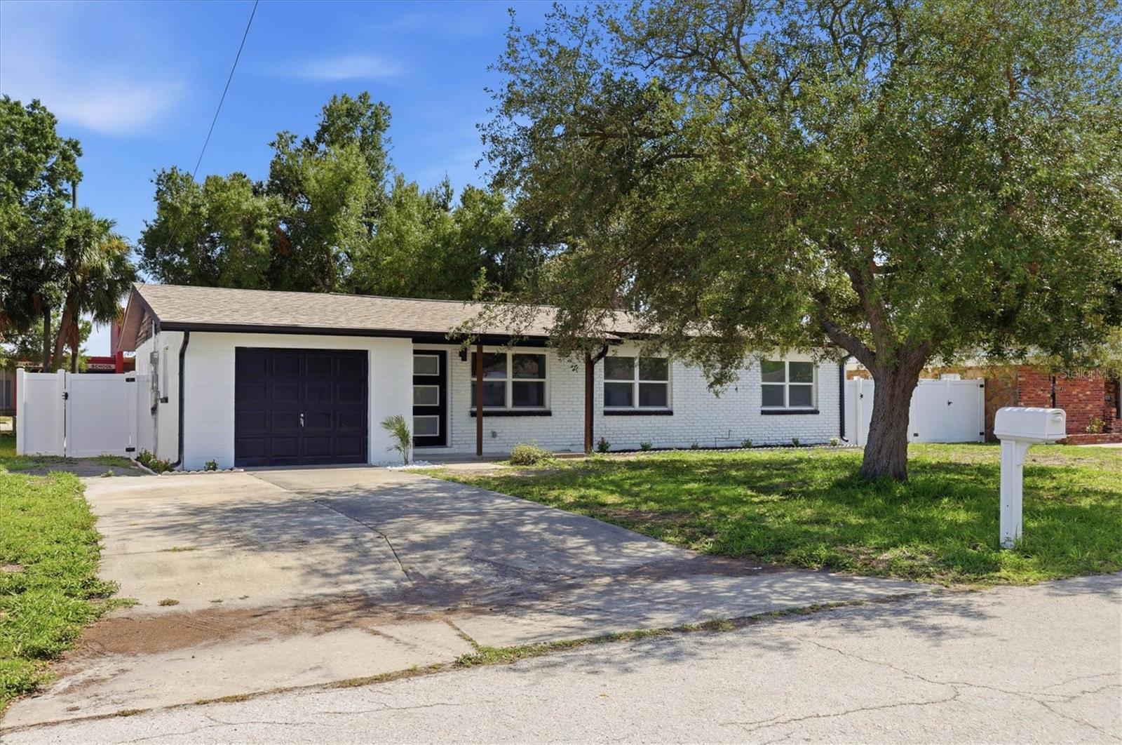 Photo of 4420 W BAY COURT AVENUE TAMPA FL 33611