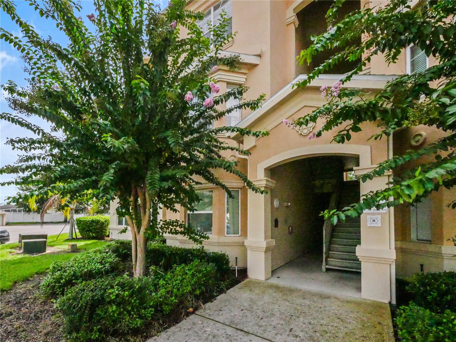 Photo of 102 TERRACE RIDGE CIRCLE #102 DAVENPORT FL 33896