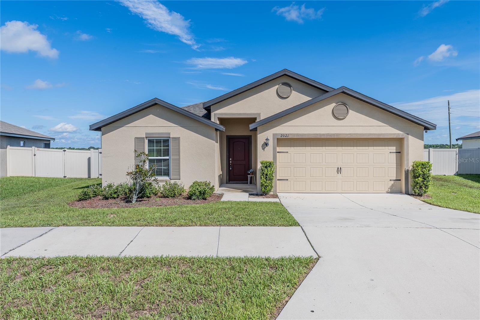 Photo of 2021 AMBER SWEET CIRCLE DUNDEE FL 33838