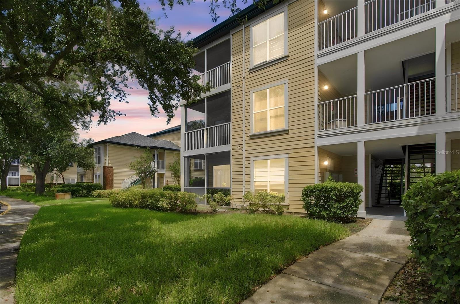 Photo of 4115 CHATHAM OAK COURT #215 TAMPA FL 33624