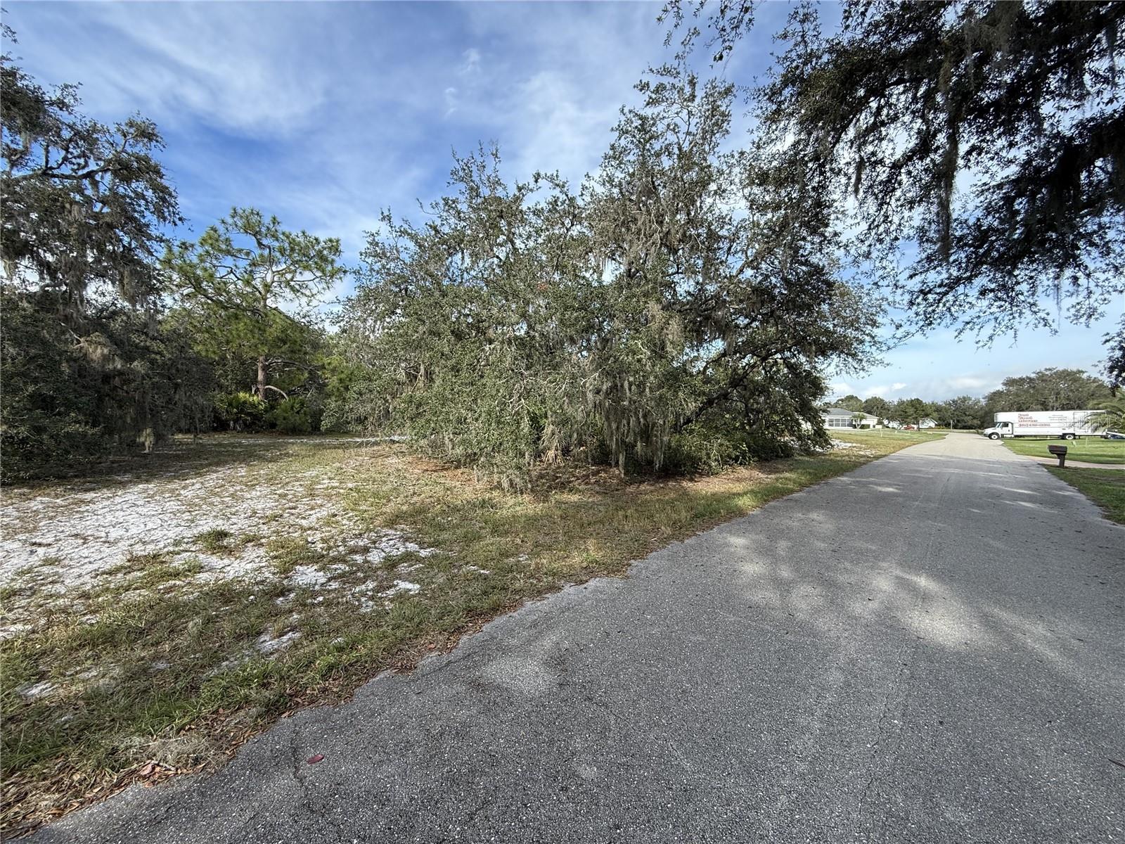 Photo of 209 ROBINHOOD TERRACE SEBRING FL 33876