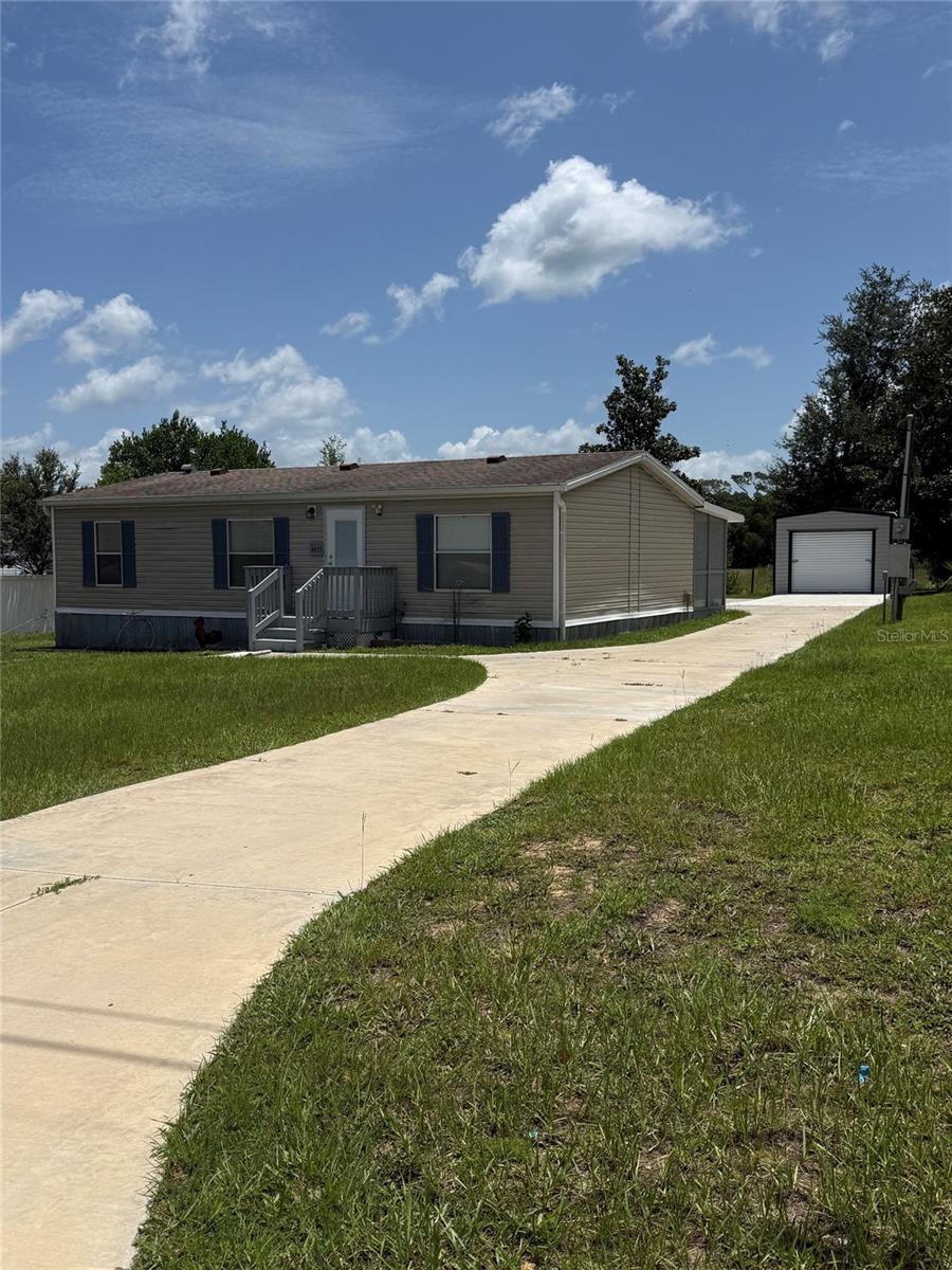 Photo of 8475 S LINDEN POINT FLORAL CITY FL 34436