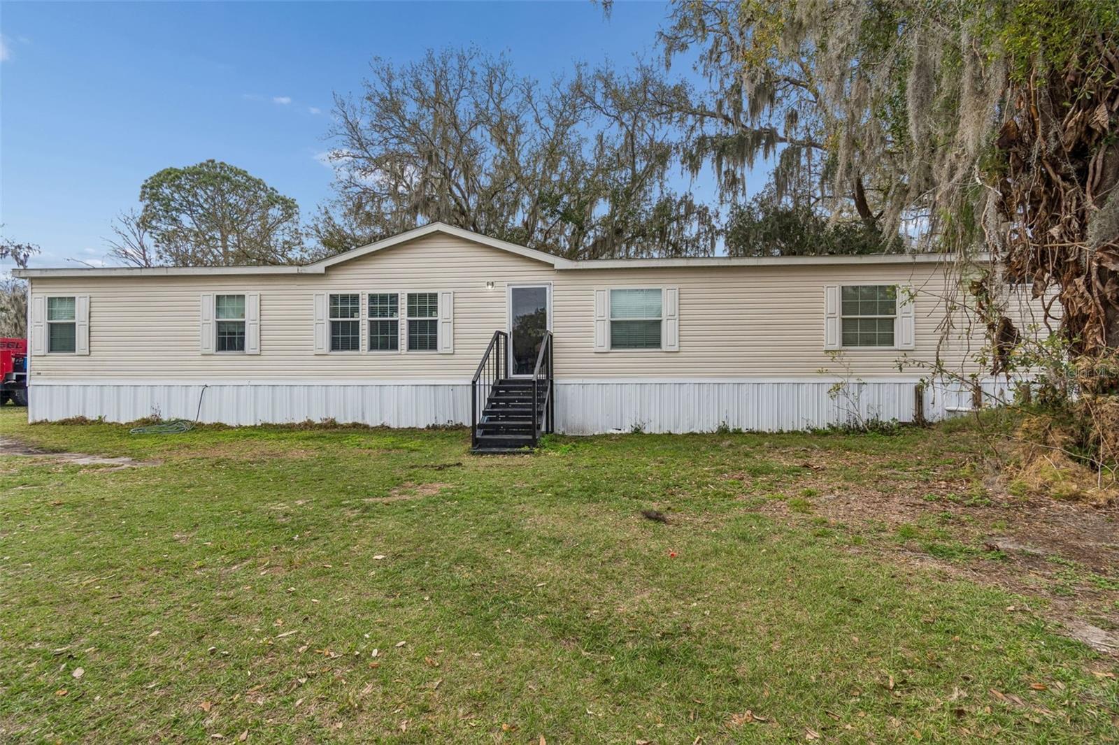 Photo of 27435 HOLIDAY DRIVE DADE CITY FL 33525