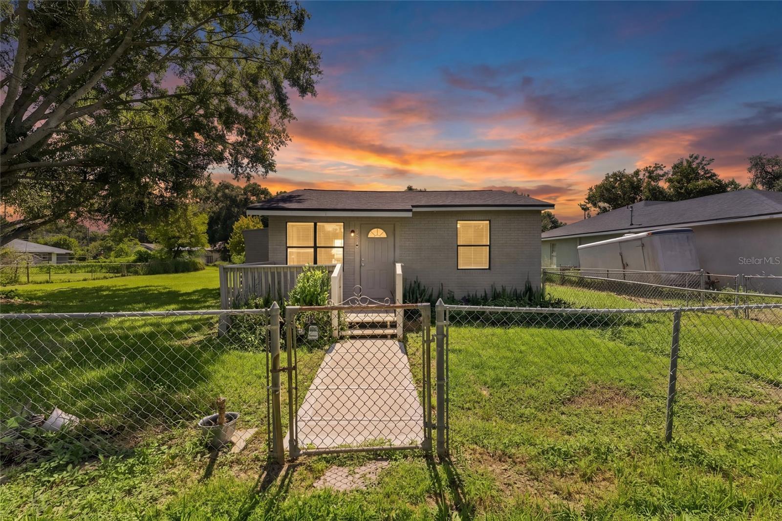 Photo of 652 N JACKSON STREET EAGLE LAKE FL 33839