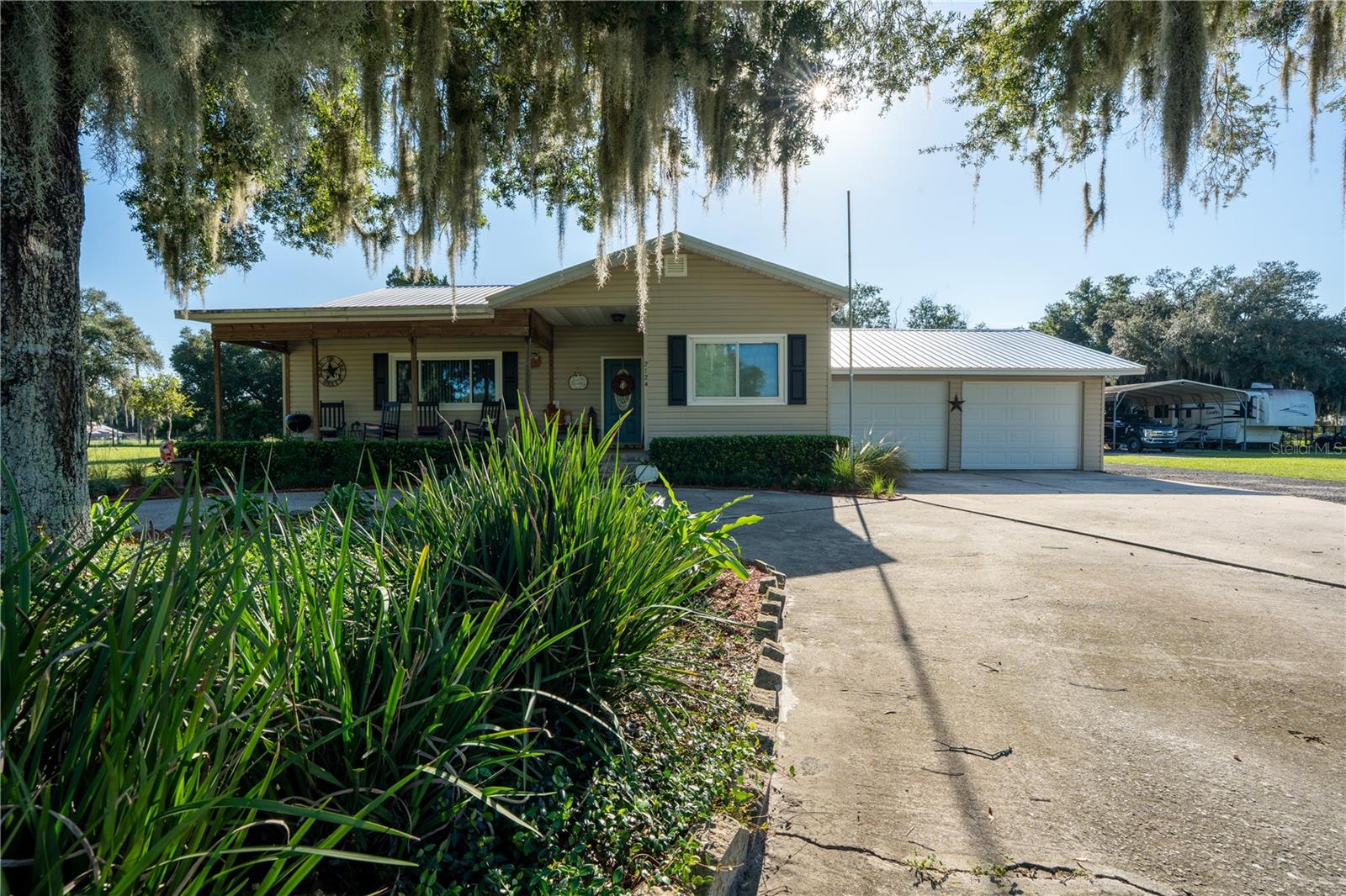 Photo of 2124 FOX RUN LANE LAKE WALES FL 33898