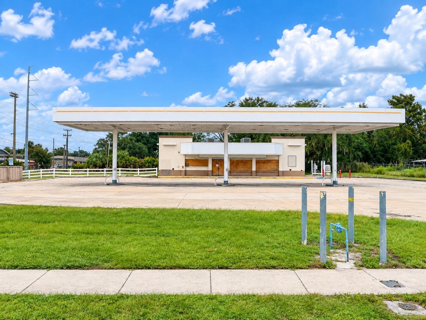 Photo of 2425 W MEMORIAL BOULEVARD LAKELAND FL 33815