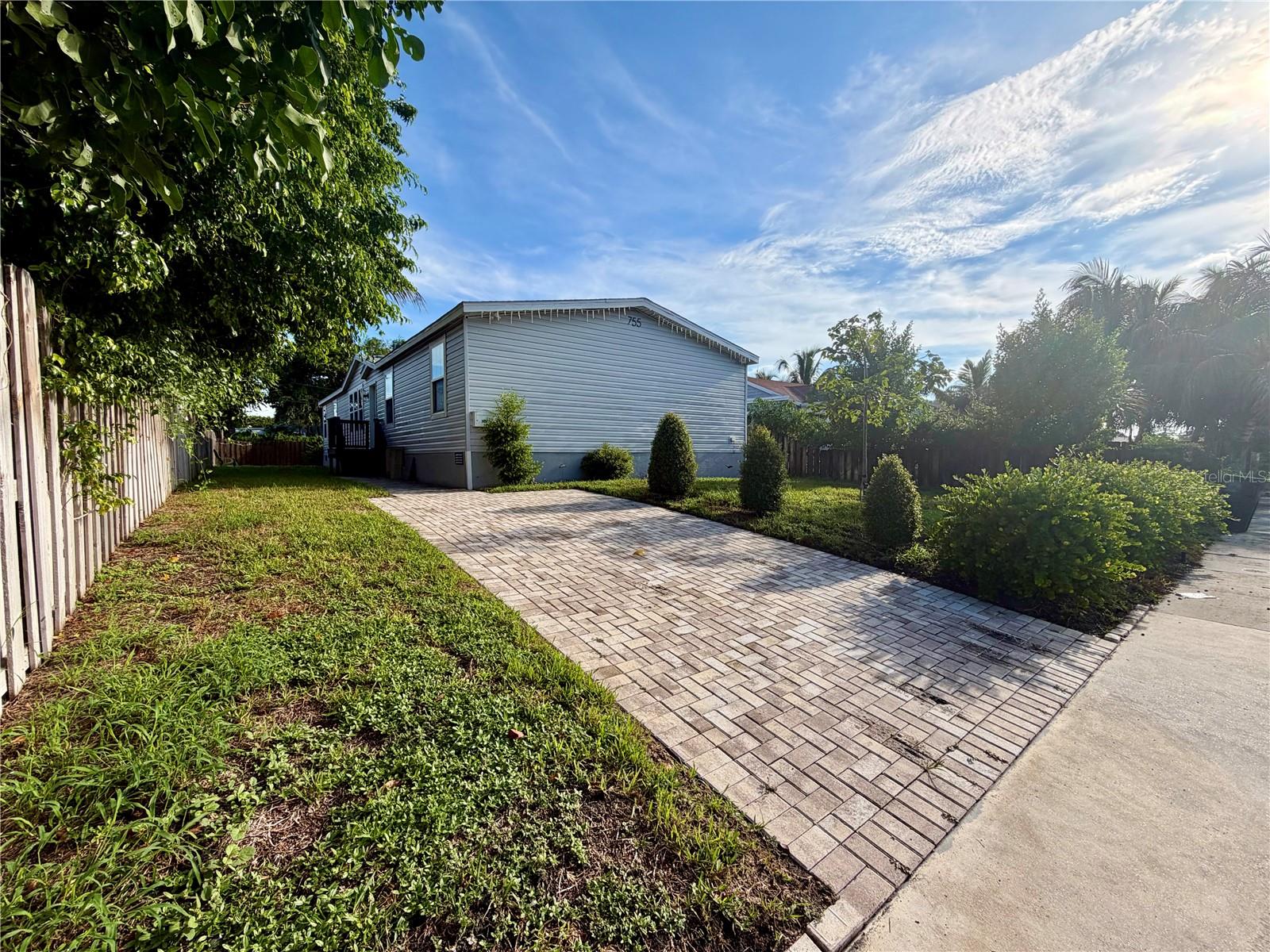 Photo of 755 RIDGEWOOD RD WEST PALM BEACH FL 33405