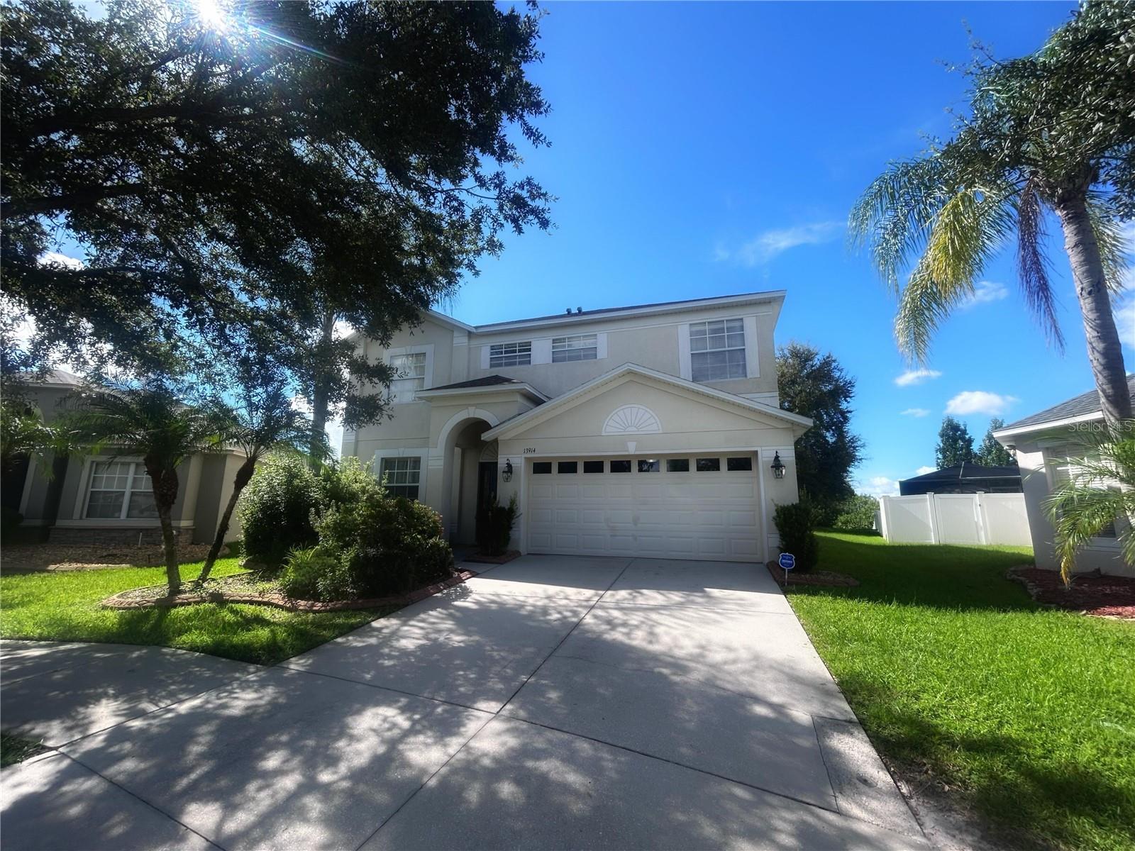 Photo of 13914 CHALK HILL PLACE RIVERVIEW FL 33579