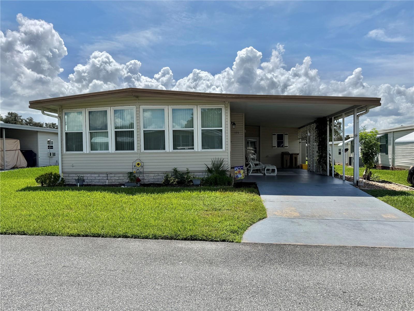 Photo of 186 HIBISCUS WAY LEESBURG FL 34748