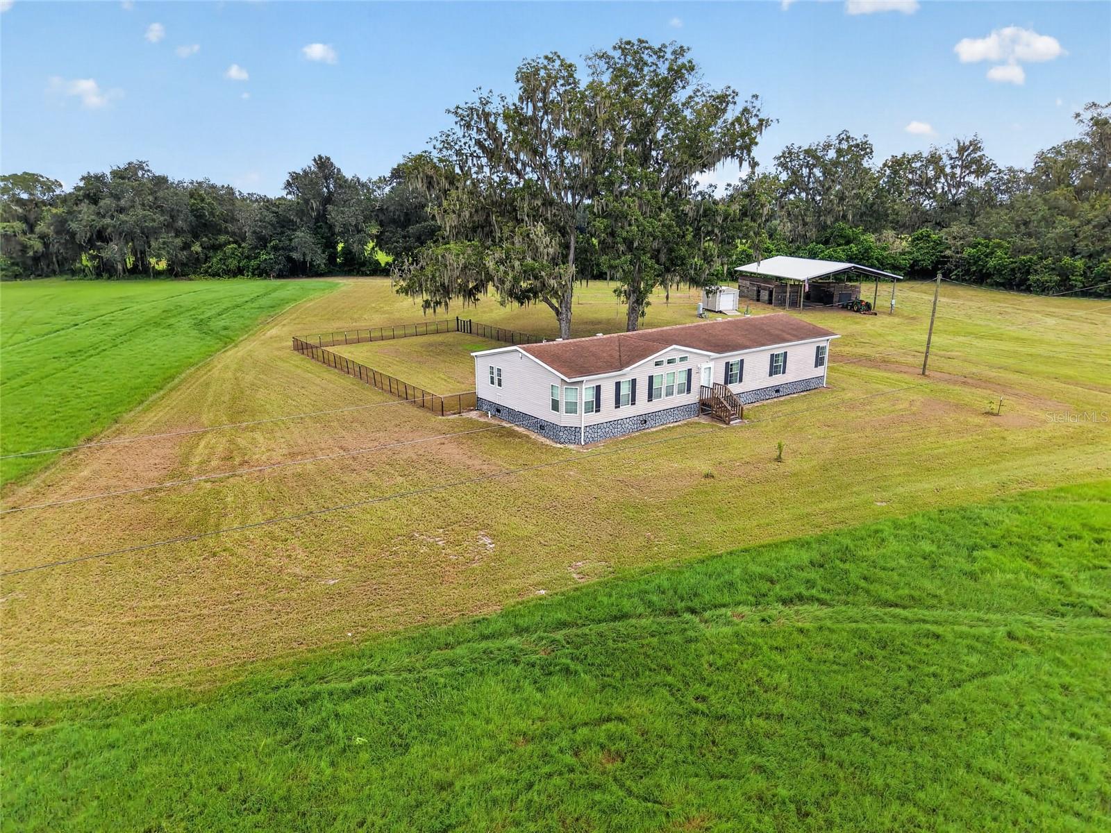 Photo of 15271 NE COUNTY ROAD 339 TRENTON FL 32693