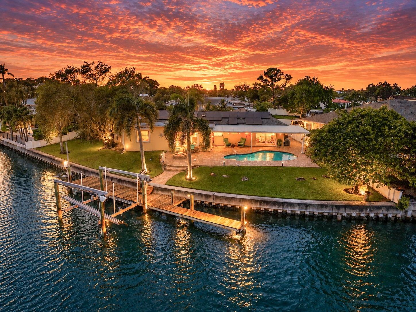 Photo of 1484 47TH AVENUE ST PETERSBURG FL 33703