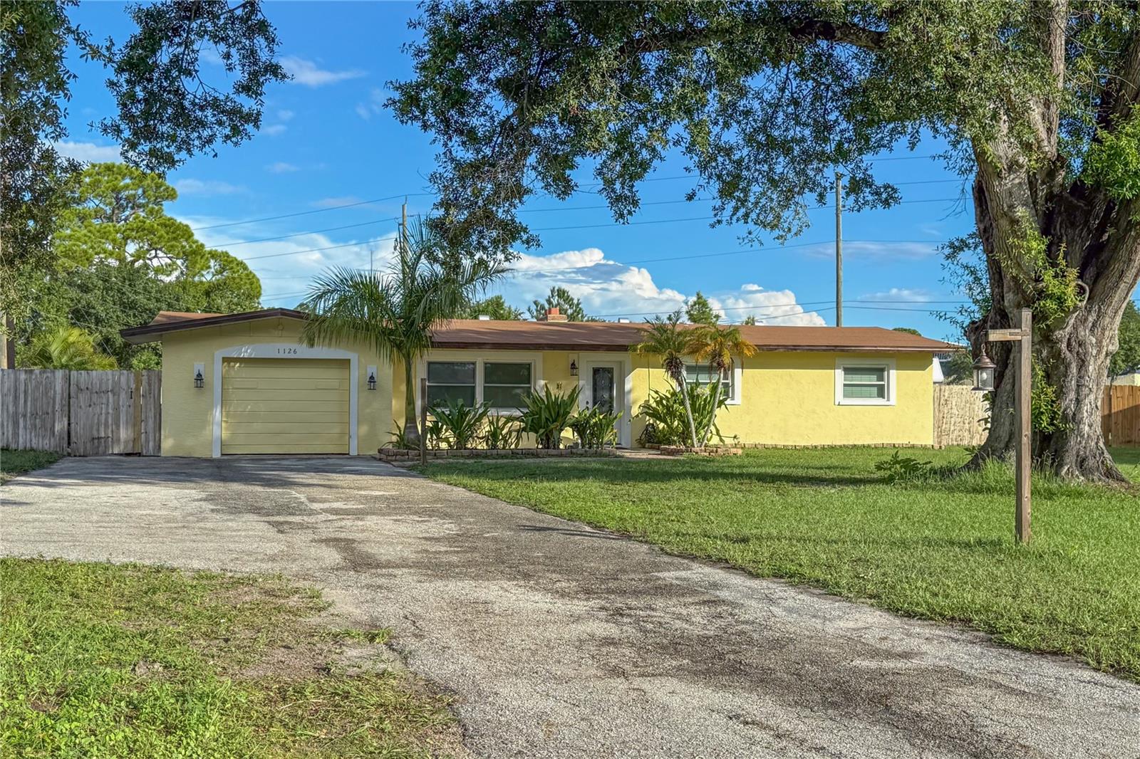 Photo of 1126 CARMELLA CIRCLE SARASOTA FL 34243