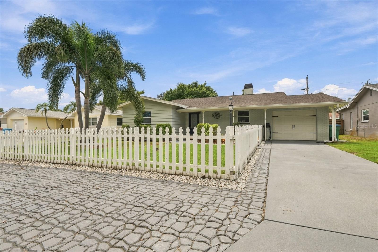Photo of 11084 102ND TERRACE SEMINOLE FL 33778