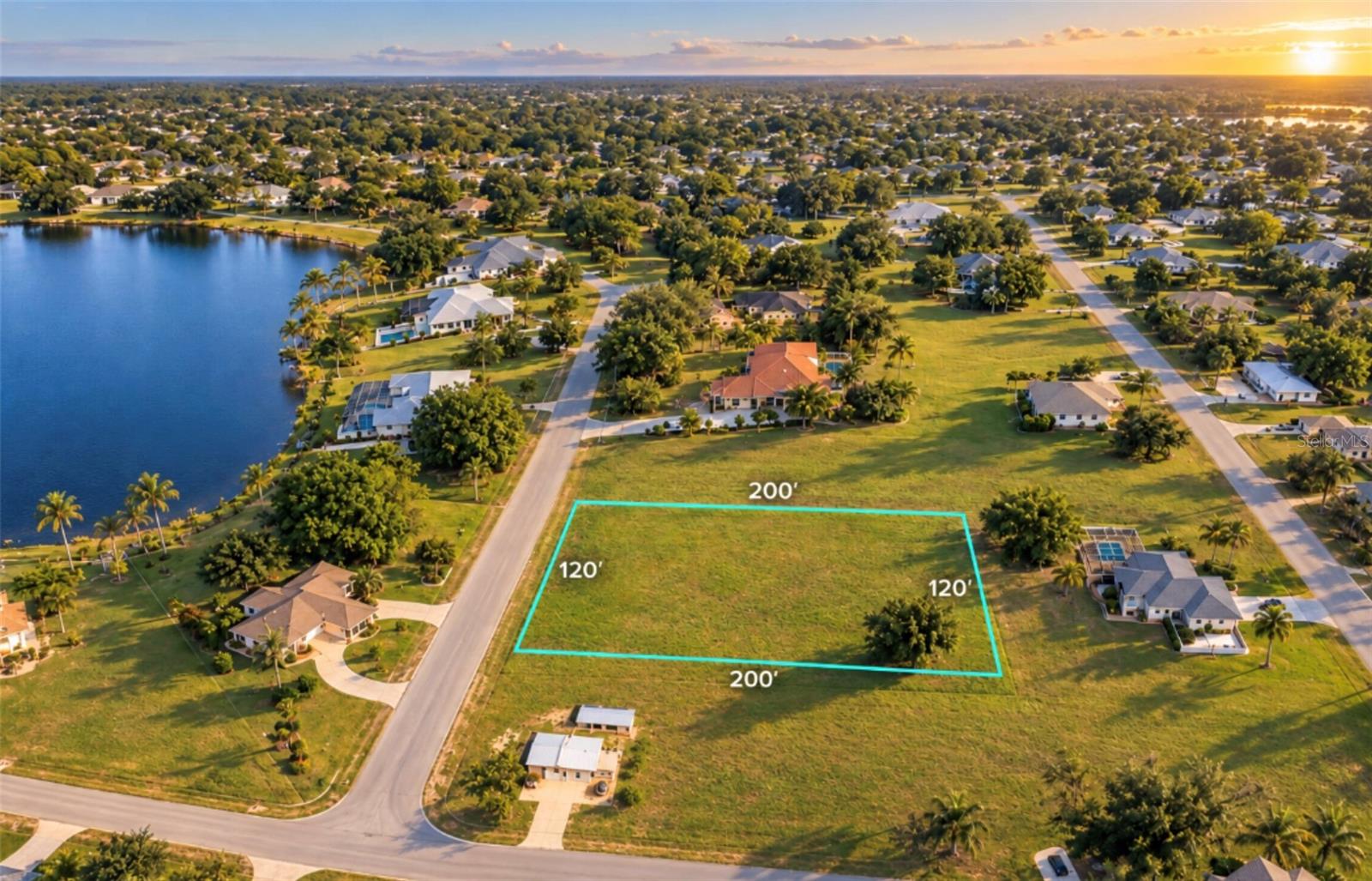 Photo of 417 LEXINGTON DRIVE SEBRING FL 33876