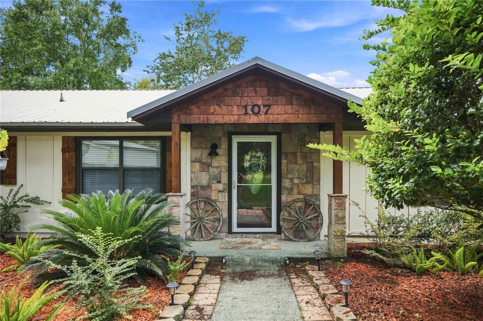Photo of 107 CHURCH LAKE DRIVE INTERLACHEN FL 32148