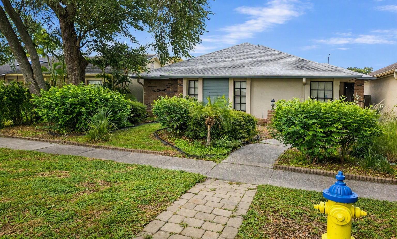 Photo of 8008 LA SERENA DRIVE TAMPA FL 33614