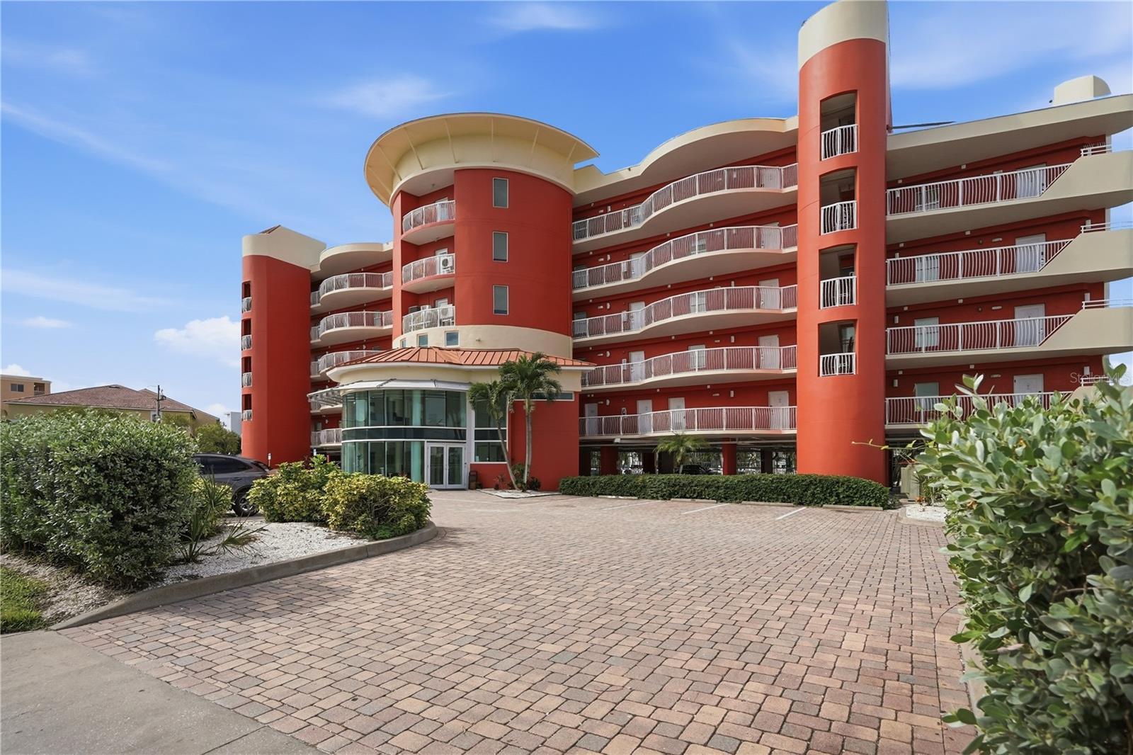 Photo of 11605 GULF BOULEVARD #203 TREASURE ISLAND FL 33706