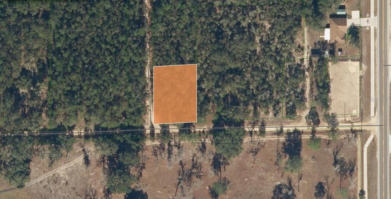 Photo of 22-10-24-7950-0090-0090 LAKE SHORE DRIVE INTERLACHEN FL 32148