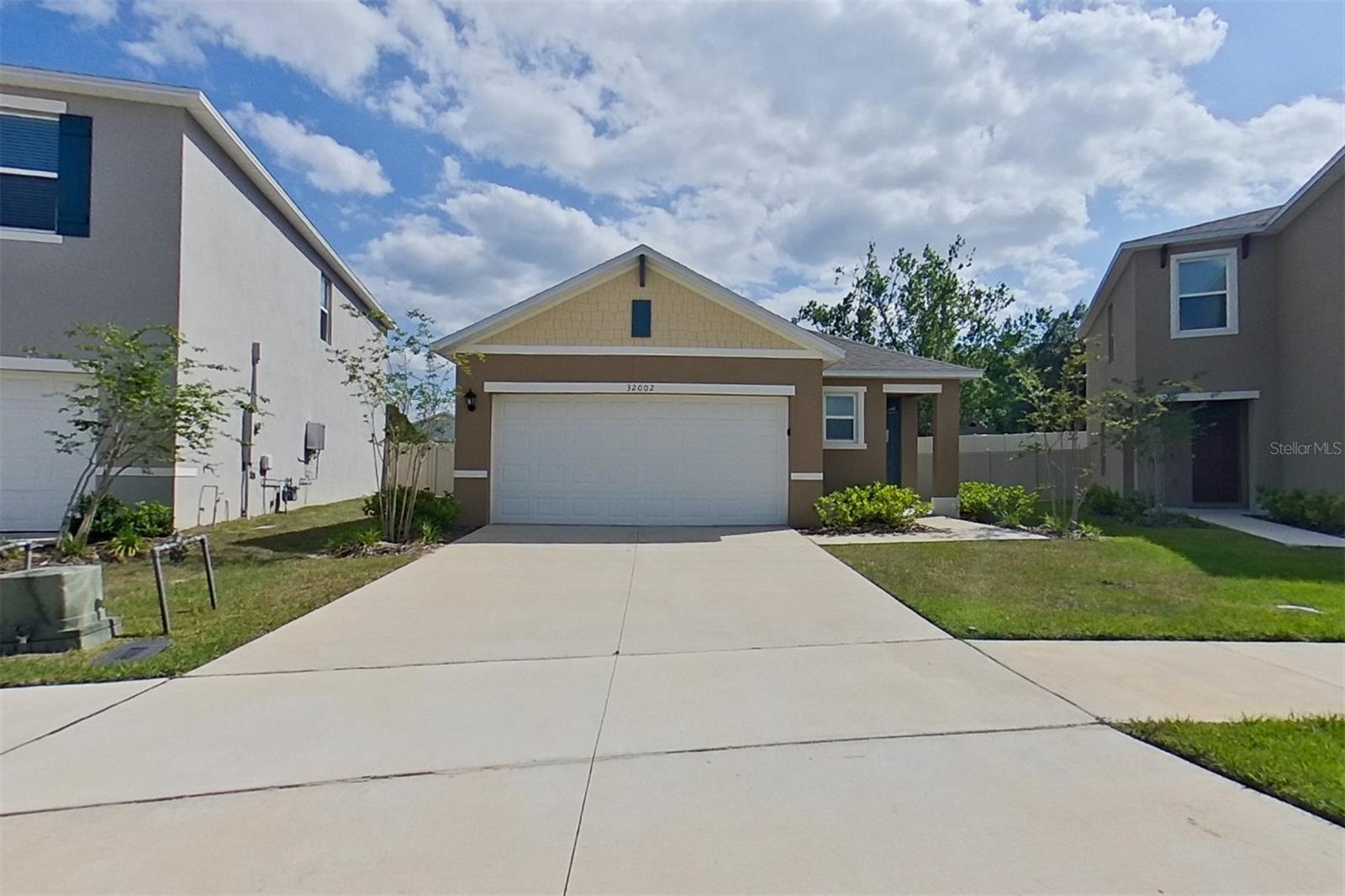 Photo of 32002 KATELIN CIRCLE LEESBURG FL 34748