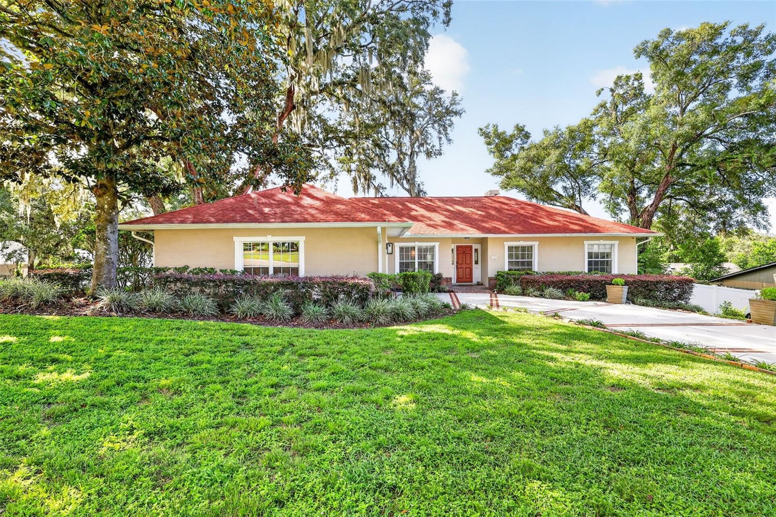 Photo of 1812 LAKE FRANCIS DRIVE APOPKA FL 32712